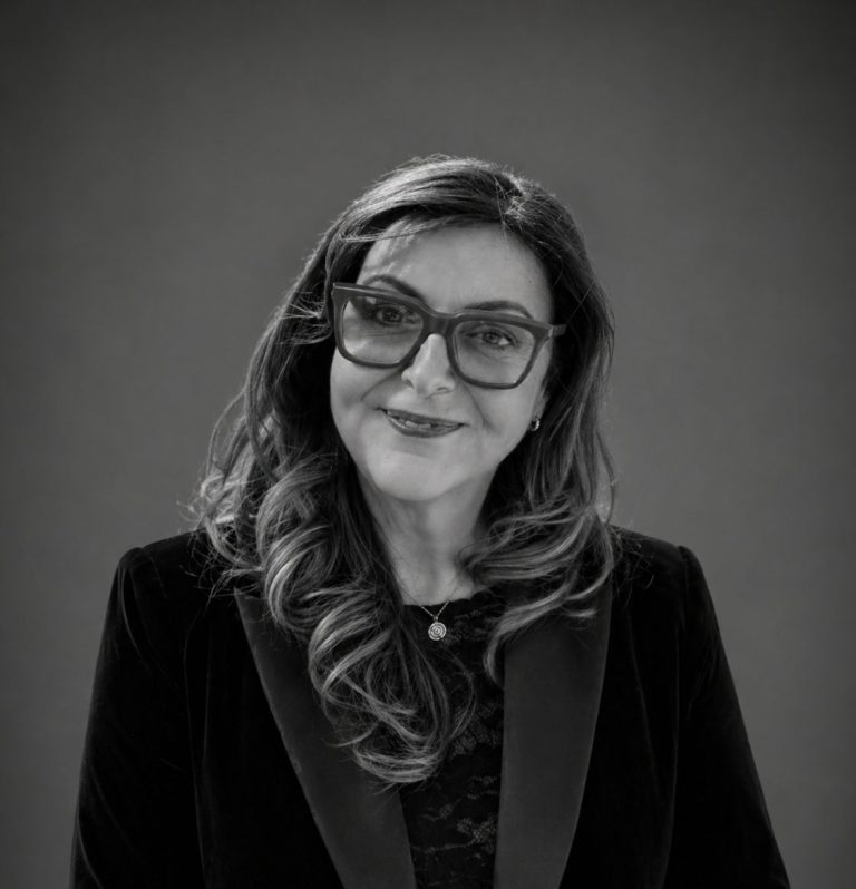 Lisa Mullineux Headshot