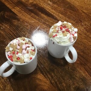 2 mugs of hot chocolate