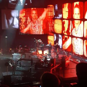 Robbie Williams concert screens
