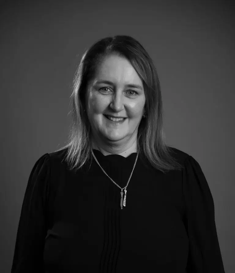 Jo Willis Headshot