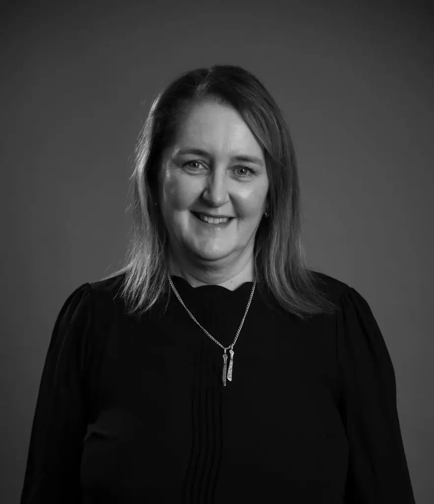 Jo Willis Headshot