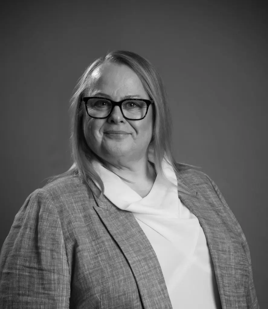 Sharon Gee Headshot